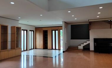 sewa rumah murah mewah Setra Duta Bandung dekat universitas