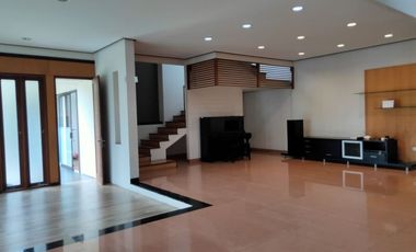 sewa rumah murah mewah Setra Duta Bandung dekat universitas