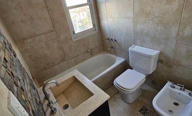 VENTA DEPARTAMENTO 3 AMBIENTES CON DEPENDENCIA RECICLADO COCHERA BAULERA PISO ALTO BELGRANO R