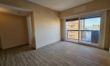 VENTA DEPARTAMENTO 3 AMBIENTES CON DEPENDENCIA RECICLADO COCHERA BAULERA PISO ALTO BELGRANO R