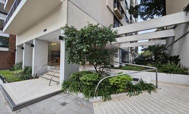 VENTA DEPARTAMENTO 3 AMBIENTES CON DEPENDENCIA RECICLADO COCHERA BAULERA PISO ALTO BELGRANO R