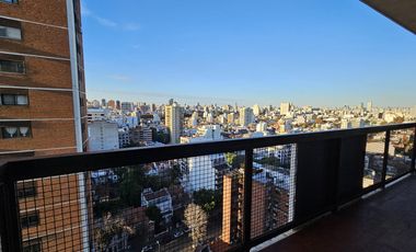 VENTA DEPARTAMENTO 3 AMBIENTES CON DEPENDENCIA RECICLADO COCHERA BAULERA PISO ALTO BELGRANO R