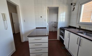 VENTA DEPARTAMENTO 3 AMBIENTES CON DEPENDENCIA RECICLADO COCHERA BAULERA PISO ALTO BELGRANO R