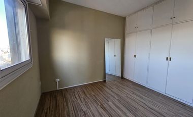 VENTA DEPARTAMENTO 3 AMBIENTES CON DEPENDENCIA RECICLADO COCHERA BAULERA PISO ALTO BELGRANO R