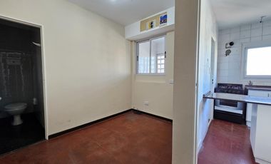 VENTA DEPARTAMENTO 3 AMBIENTES CON DEPENDENCIA RECICLADO COCHERA BAULERA PISO ALTO BELGRANO R