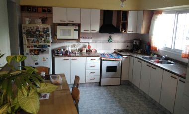VENTA: Casa en Rawson entre R. Peña y Zapiola, Bernal