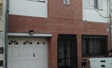 VENTA: Casa en Rawson entre R. Peña y Zapiola, Bernal