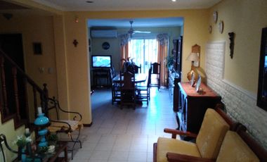 VENTA: Casa en Rawson entre R. Peña y Zapiola, Bernal