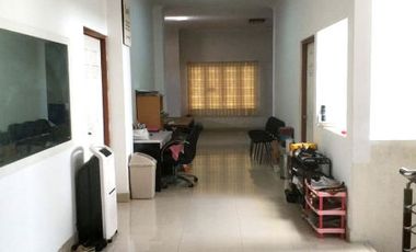 Ruko Besar dan Strategis di Jalan Menteri Supeno