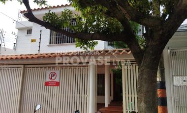 casa en arriendo en el rosal. Cod A2638