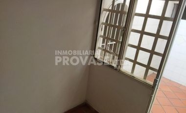 casa en arriendo en el rosal. Cod A2638
