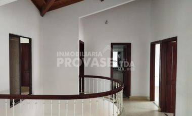 casa en arriendo en el rosal. Cod A2638