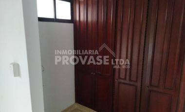 casa en arriendo en el rosal. Cod A2638
