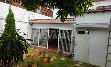 casa en arriendo en el rosal. Cod A2638