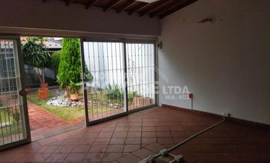 casa en arriendo en el rosal. Cod A2638