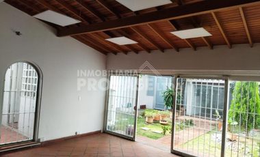 casa en arriendo en el rosal. Cod A2638