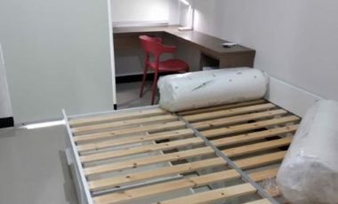 Apt. Amega Crown Hadap kolam renang/Utara, Furnish