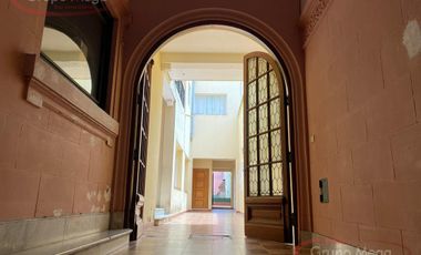 Espectacular Casona s/lote de 8.88x65-633m2 edific./ gran patio, terraza y garage-