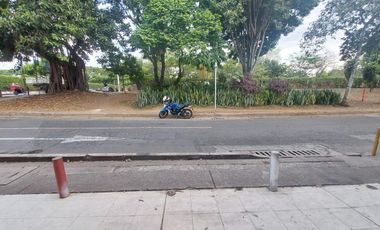 local en arriendo en la esmeralda. Cod A105451