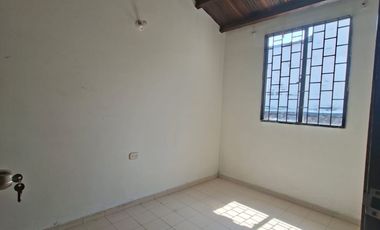 casa en arriendo en la ronda. Cod A126090