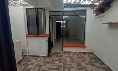 casa en arriendo en la ronda. Cod A126090