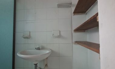 casa en arriendo en la ronda. Cod A126090