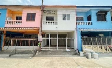 3 Bedroom Townhouse for sale at Baan Suan Thep Prathan