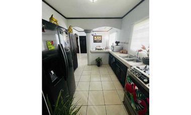VENDO CASA EN UNA EXCELENTE URBANIZACION DAVID