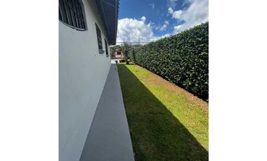 VENDO CASA EN UNA EXCELENTE URBANIZACION DAVID