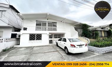 Villa Casa Edificio de venta en Urdesa Central – código:20534