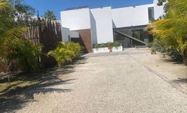 Casa en Venta frente al Mar en Chelem, Yucatan