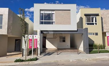 Casa en venta al oriente de Saltillo Fracc. Cantabria Residencial Modelo Bari 2