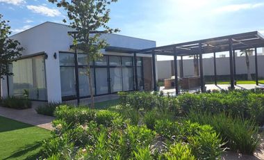 Casa en venta al oriente de Saltillo Fracc. Cantabria Residencial Modelo Bari 2