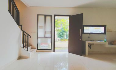 Rumah 2 Lantai 10 Menit ke Gerbang Tol Serpong 2 Hadap Selatan J-36916