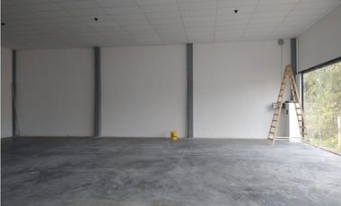 LOCAL COMERCIAL  EN AV USHUAIA 2650