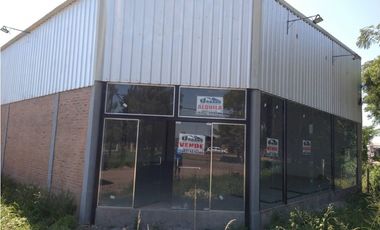 LOCAL COMERCIAL  EN AV USHUAIA 2650