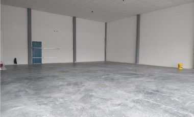 LOCAL COMERCIAL  EN AV USHUAIA 2650
