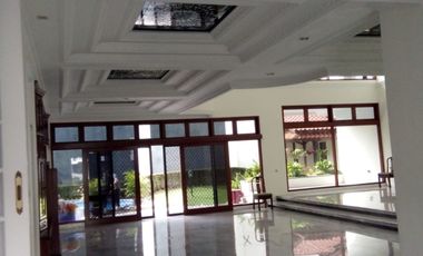 Disewakan Rumah Bagus 2 Lantai Siap Huni di Pondok Indah, Jakart Selatan