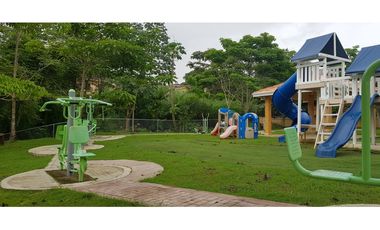 AMPLIA CASA L/B CON PISCINA CLAYTON VILLAGE 4REC 870 MT2
