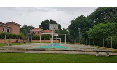 AMPLIA CASA L/B CON PISCINA CLAYTON VILLAGE 4REC 870 MT2