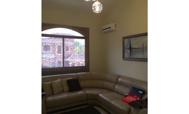 AMPLIA CASA L/B CON PISCINA CLAYTON VILLAGE 4REC 870 MT2