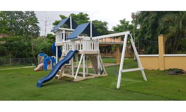 AMPLIA CASA L/B CON PISCINA CLAYTON VILLAGE 4REC 870 MT2