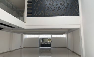 Edificio de Oficinas con Inquilino - para Inversionistas