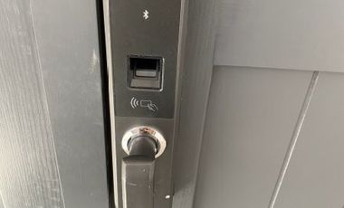 Edificio de Oficinas con Inquilino - para Inversionistas