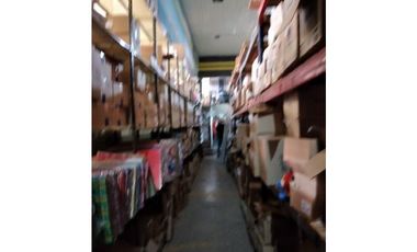 Excepcional galpón uso comercial en Champagnat y JuanB Justo. Distrito Industrial Ie