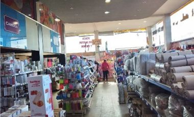 Excepcional galpón uso comercial en Champagnat y JuanB Justo. Distrito Industrial Ie