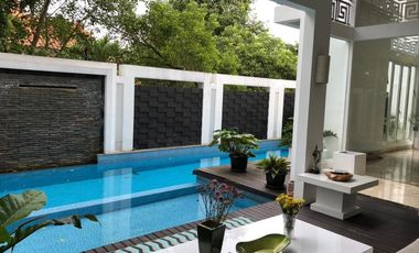 For Sale Beautiful House with Rooftop & Private Lift at Kemang