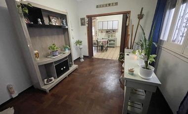 Casa en venta en Quilmes Este