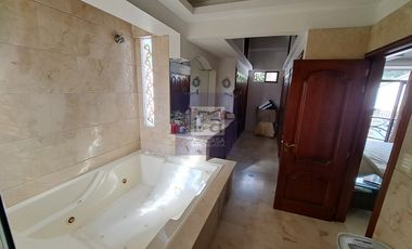 COD. 5990 - SE ARRIENDA CASA - BARRIO: LAGOS DEL CACIQUE