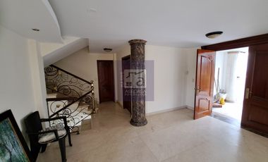 COD. 5990 - SE ARRIENDA CASA - BARRIO: LAGOS DEL CACIQUE